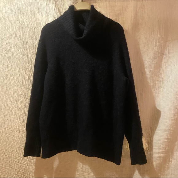 Babaton Turtleneck - Picture 4 of 7